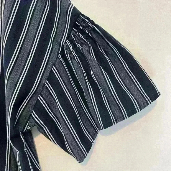 Banana Republic Blouse M Women's Cinched Short Sleeve Navy Gray White Striped - Picture 4 of 5